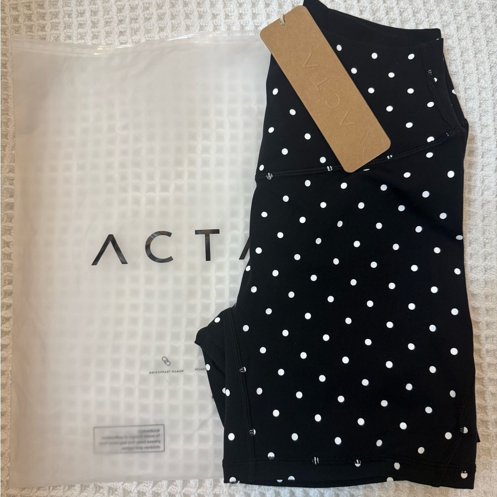 Acta Halle polka dot shorts